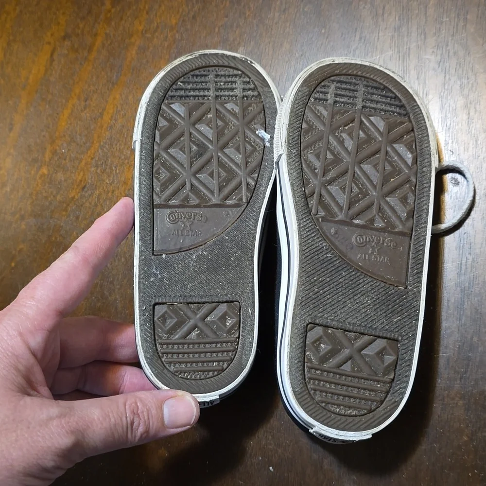 Converse Chucks Black & White Tennis‎ Shoes Size 9
